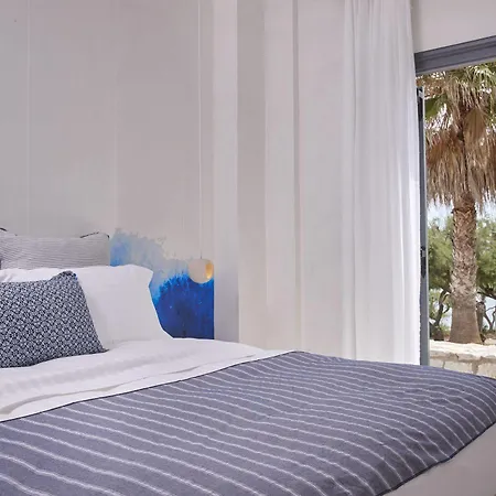Contaratos Bay Hotel 3*