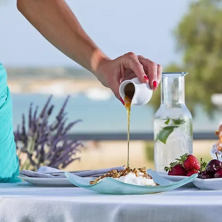 Contaratos Bay Hotel